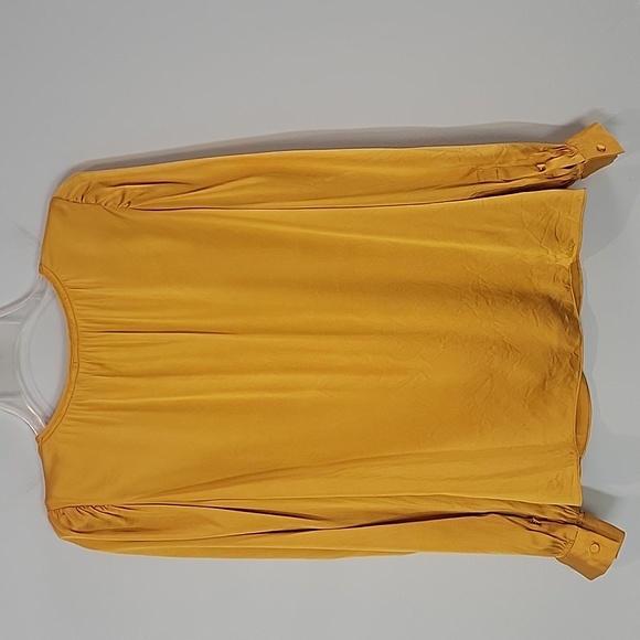 White House Black Market Puff Sleeve Satin Blouse in Liquid Gold size Medium - Picture 5 of 8